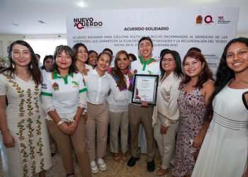 Mara Lezama entrega Premio Estatal de la Juventud 2023