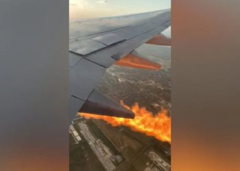 Se incendia avión con destino a Cancún