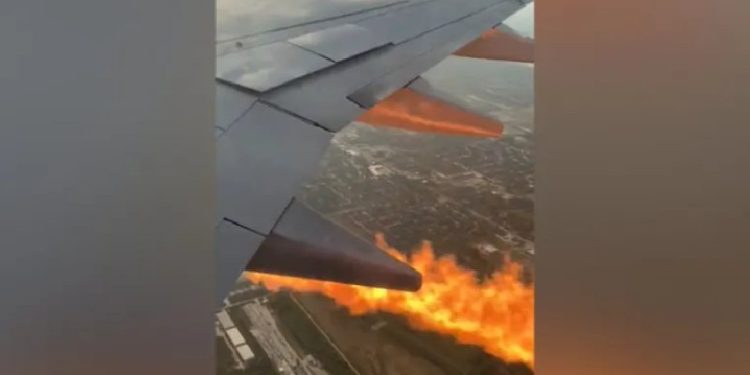 Se incendia avión con destino a Cancún