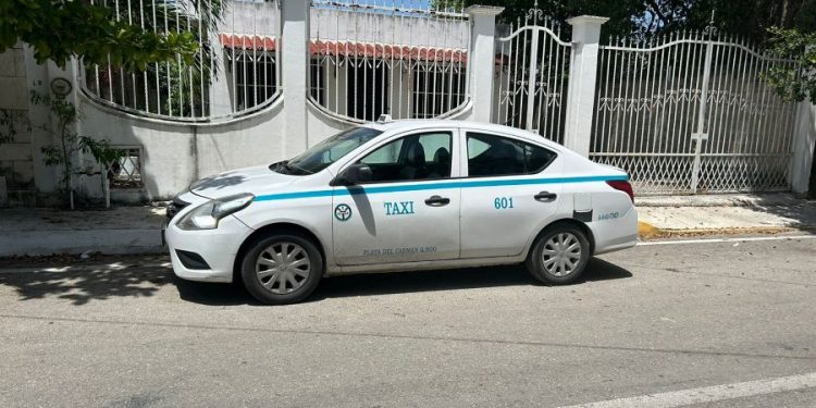 Identifican taxi robado violentamente en Playa del Carmen