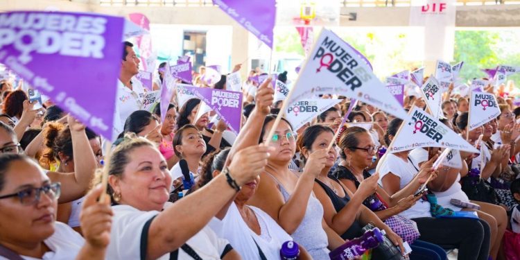 La distribución continúa por los diversos municipios para entregar de manera directa a las beneficiarias