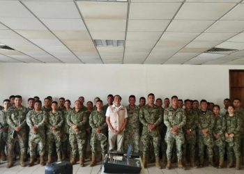 FPMC imparte la plática “Monitoreo Seguro de la Tortuga Marina” a elementos de la SEMAR