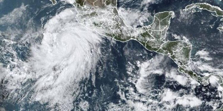 Huracán Hilary deja una persona muerta y un desaparecido en Oaxaca