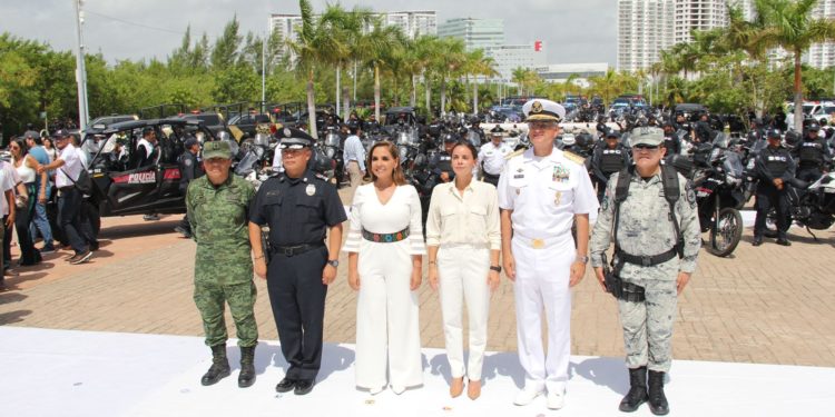 Refuerza Ana Paty Peralta cultura de prevención y paz en Cancún