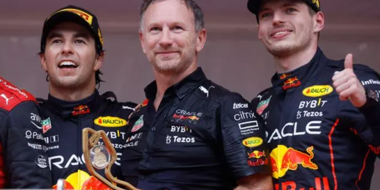 Christian Horner, director de Red Bull Racing, respondió a los comentarios de Toto Wolff que insinuaron un favorecimiento sobre Max Verstappen