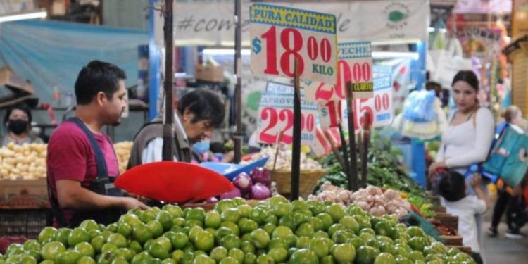 La inflación anual se ubicó en 4.44% y ligó nueve quincenas a la baja