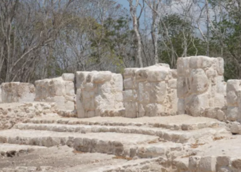 Descubren palacio maya en zona Arqueológica de Kabah