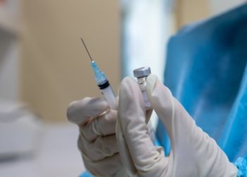 EU aprueba vacunas actualizadas contra Covid-19