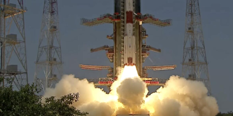 India lanzó su primera misión de observación al Sol