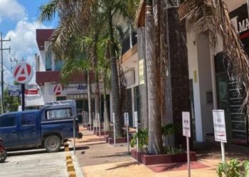 Varias zonas de Playa del Carmen quedan sin luz y agua  por mantenimiento de CFE
