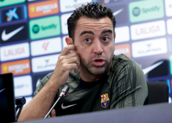 El técnico del Barcelona, Xavi Hernández reconoce que debe dar un paso adelante en la Champions League