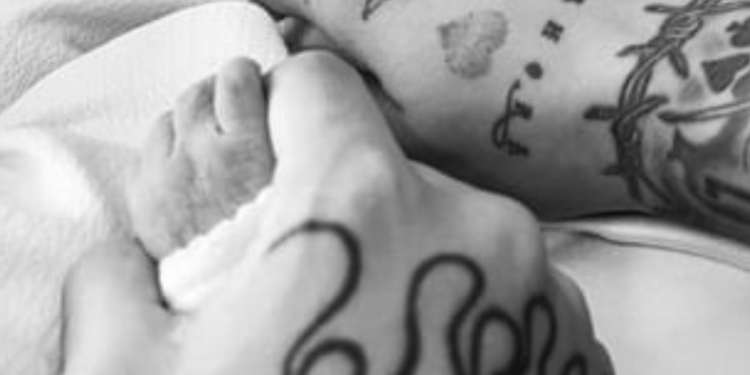 Cazzu y Christian Nodal anuncian el nacimiento de su primer hijo