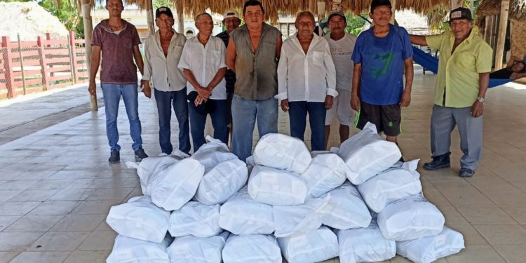 DIF Quintana Roo entrega despensas a más de 529 Dignatarios Mayas