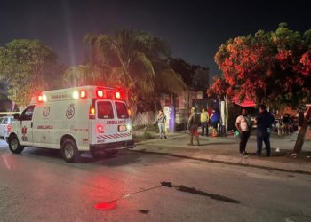 Mujer policía es asesinada afuera de su domicilio en Cancún