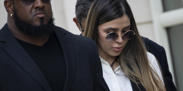 Emma Coronel es liberada de la custodia legal en EU por delitos de narcotráfico