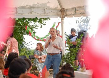 Destaca Verónica Camino Farjat a los maestros como ejemplo diario de trabajo y resiliencia