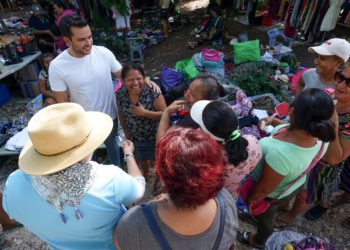 Destacan, mujeres cancunenses, trabajo de Pablo Bustamante en territorio