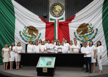 Entregan ante la XVII Legislatura Primer Informe de Labores de la gobernadora Mara Lezama