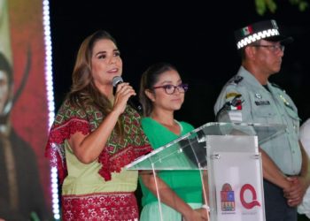 Mara Lezama enciende las luces de las Fiestas Patrias