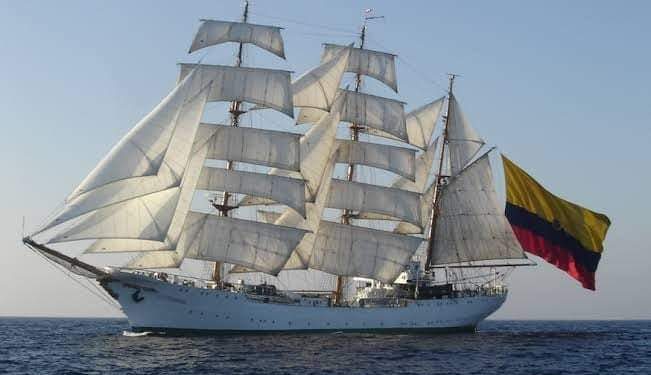Buque de la Armada de Colombia llega a isla de Cozumel