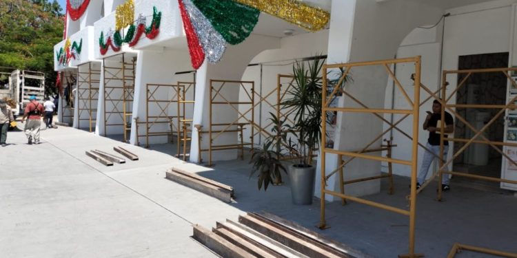 Ayuntamiento de BJ da mantenimiento al Palacio Municipal debido a las Fiestas Patrias