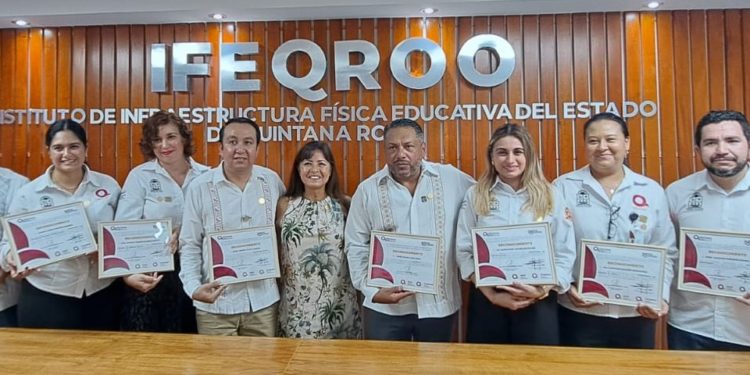 Entrega SEMA insignia del Sistema de Manejo Ambiental al IFEQROO