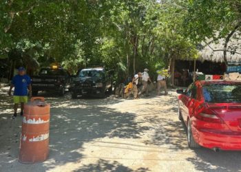 Fallece extranjero al impactarse contra una roca en Cenote azul de Playa del Carmen