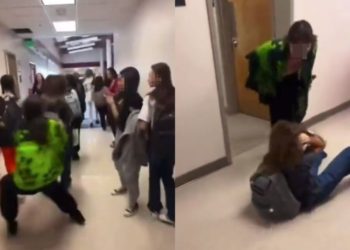 Estudiante empuja y golpea a compañera en secundaria de Oregón