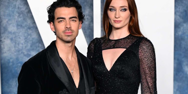 Joe Jonas y su pareja se divorcian tras cuatro años de casados