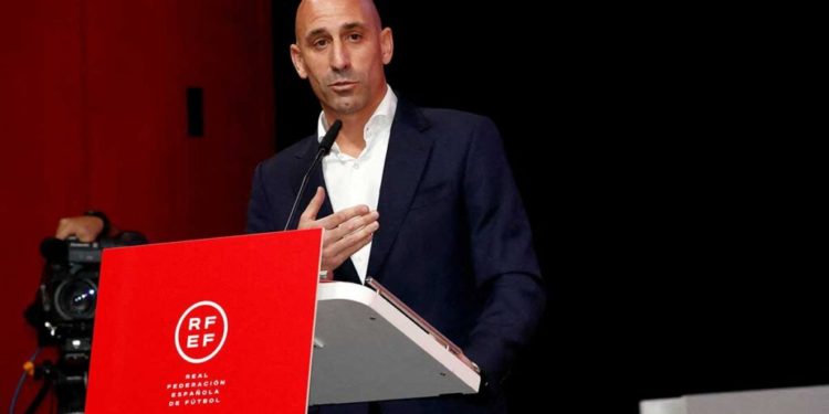 Renuncia Luis Rubiales a su cargo como presidente de RFEF