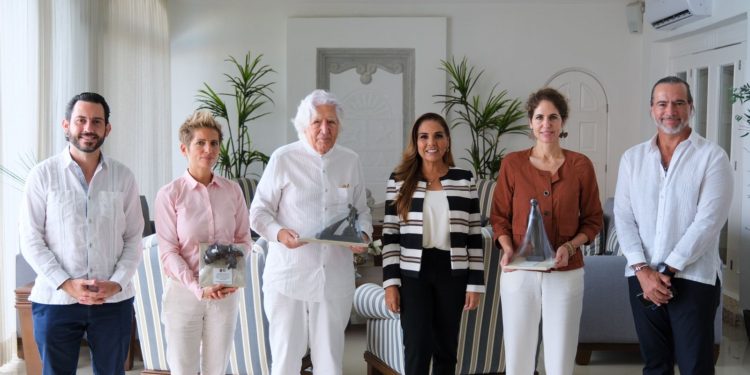 Revisa Mara Lezama con Grupo Iberostar el avance de sus proyectos y el mejorar las condiciones de vivienda de sus trabajadores en Quintana Roo