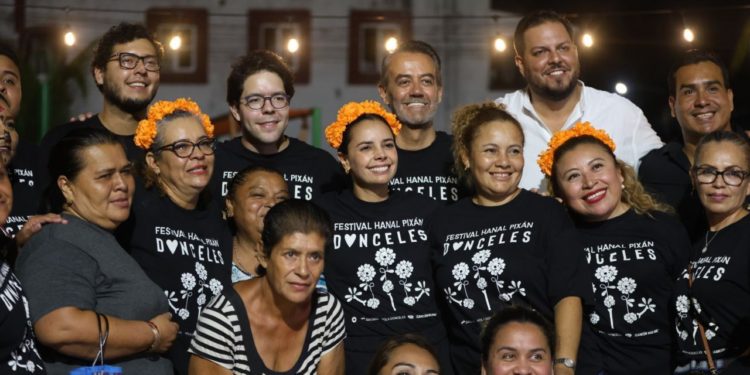 Cancunenses se unen para vivir las tradiciones mexicanas