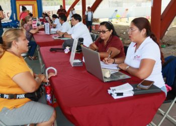 Se registran cancunenses jornada de atención ciudadana “¡Cancún nos une!”
