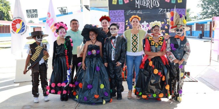 Fomenta Ana Paty Peralta tradiciones mexicanas en escuelas