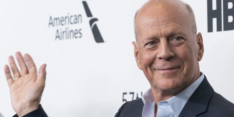 Glenn Gordon Caron, amigo Bruce Willis confiesa que la alegría de vivir del actor se ha ido