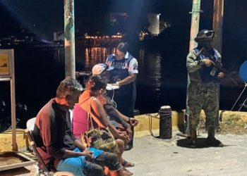 Rescatan a pescadores desaparecidos en Mahahual