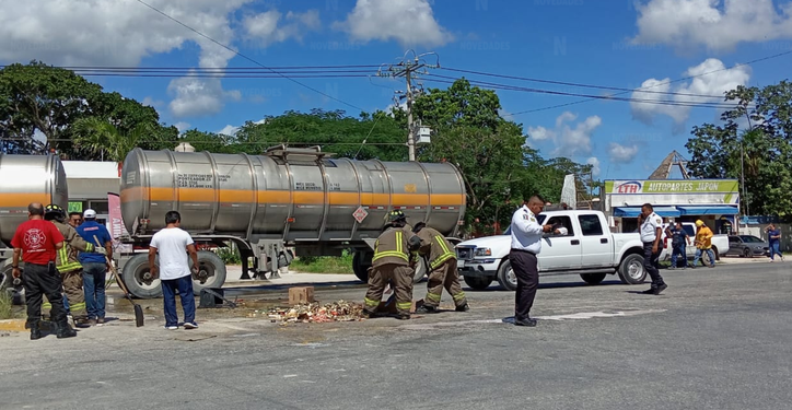 Fuerte accidente en Av López Portillo deja dos personas heridas
