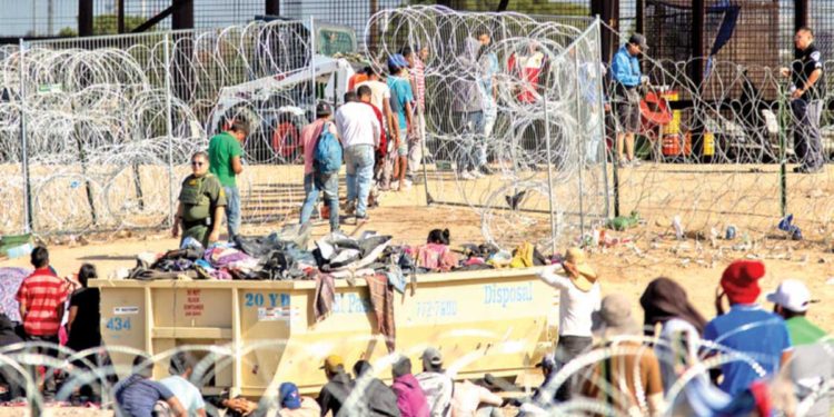  Abren la puerta 36, permitiendo el paso de los migrantes en Chihuahua