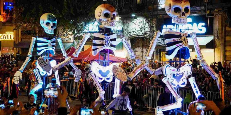 Todo listo para el Gran Desfile del Día de Muertos en la Ciudad de México
