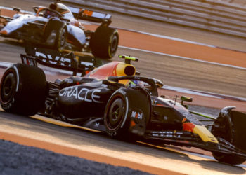 Sergio ‘Checo’ Pérez y Max Verstappen corrigen a tiempo para que no fuera una desastrosa práctica 1 del GP de Qatar 2023 de la F1