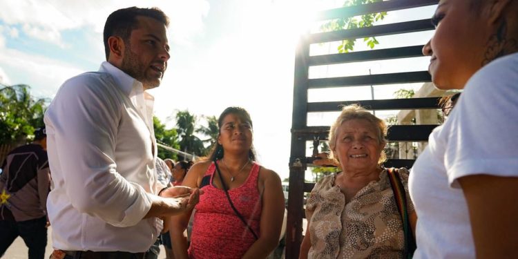 El bienestar transforma la vida de más mujeres y familias cancunenses: Pablo Bustamante