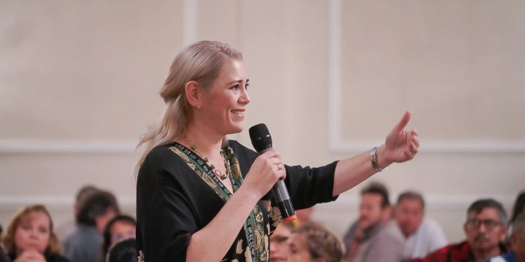 Hay que quitarse el miedo y decidir el rumbo a seguir para el futuro de Yucatán: Verónica Camino