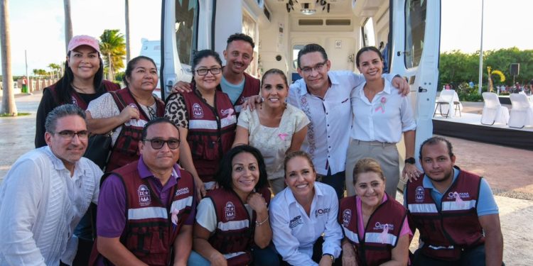 Mara Lezama realiza histórica entrega de 30 ambulancias para el servicio de salud de las y los quintanarroenses