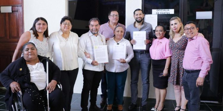 Presentan iniciativas para fortalecer la justicia, la legalidad y la transformación de la administración pública estatal