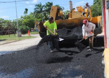 Con el programa Rehabilitación de Desfondes en Chetumal se mejoran las vialidades