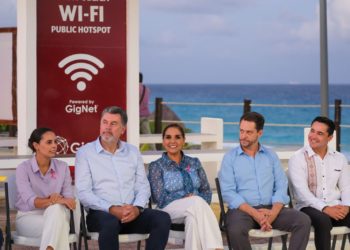 Da inicio Mara Lezama a internet gratuito y público en playas de Cancún