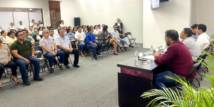 El SATQ capacita a contribuyentes de Cozumel que operan bajo el esquema de Anfitrión