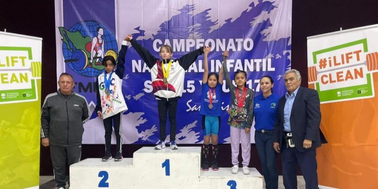 Pesistas quintanarroenses conquistan 25 preseas en el Campeonato Nacional Infantil de Halterofilia