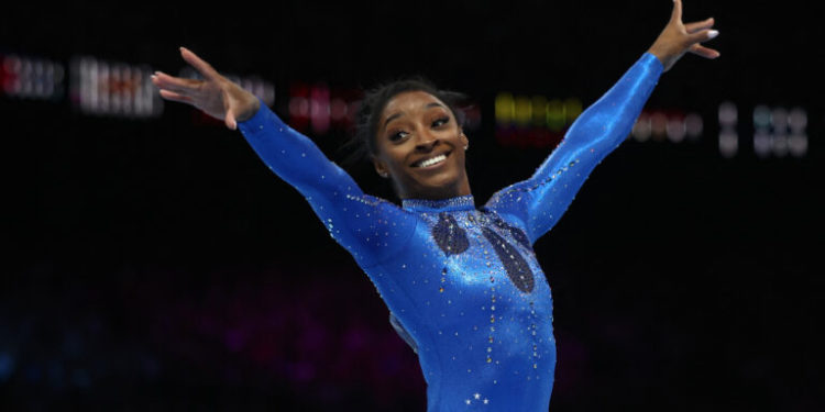 Simone Bailes, gimnasta estadounidense gana su sexto título de campeona del mundo