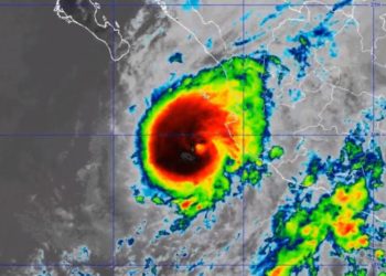 Huracán Lidia de categoría 4 toca tierra en Jalisco